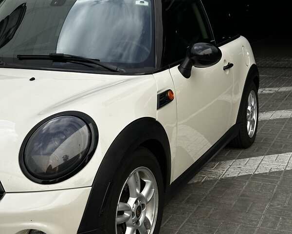 Мини Hatch, объемом двигателя 1.6 л и пробегом 190 тыс. км за 10000 $, фото 1 на Automoto.ua