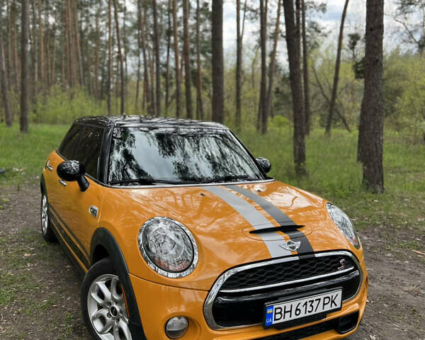 Мини Hatch, объемом двигателя 2 л и пробегом 103 тыс. км за 13000 $, фото 1 на Automoto.ua