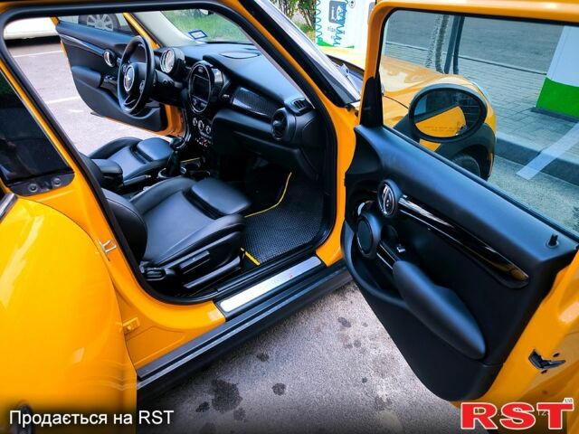 Мини Hatch, объемом двигателя 2 л и пробегом 96 тыс. км за 14400 $, фото 1 на Automoto.ua