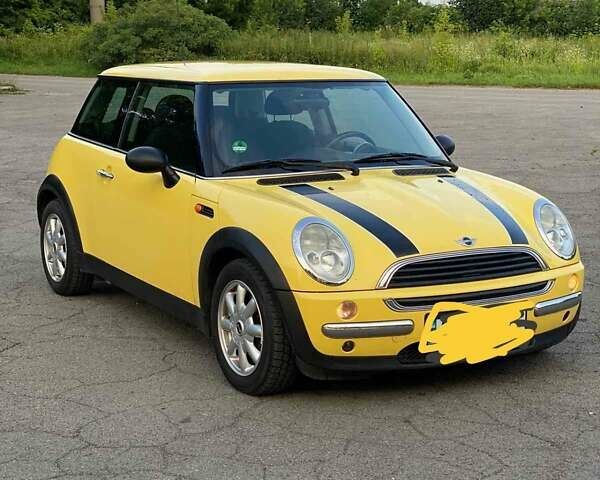 Жовтий Міні Hatch, об'ємом двигуна 1.6 л та пробігом 260 тис. км за 4000 $, фото 1 на Automoto.ua
