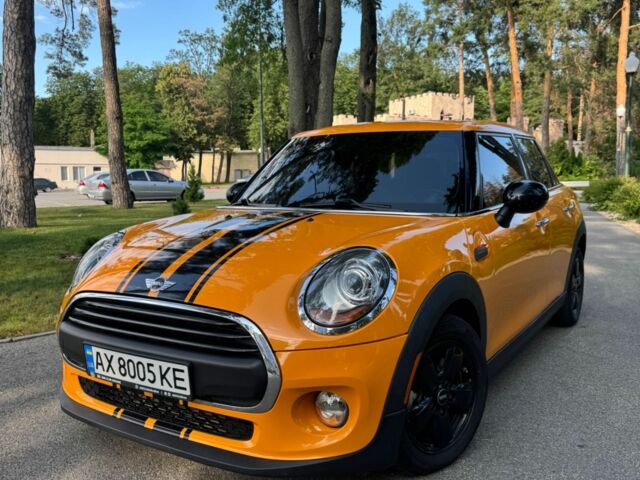 Желтый Мини Hatch, объемом двигателя 1.5 л и пробегом 143 тыс. км за 12500 $, фото 1 на Automoto.ua