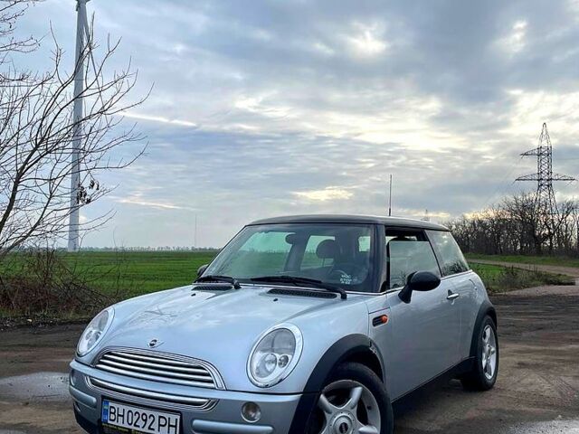 Серый Мини Hatch, объемом двигателя 1.6 л и пробегом 137 тыс. км за 4600 $, фото 1 на Automoto.ua