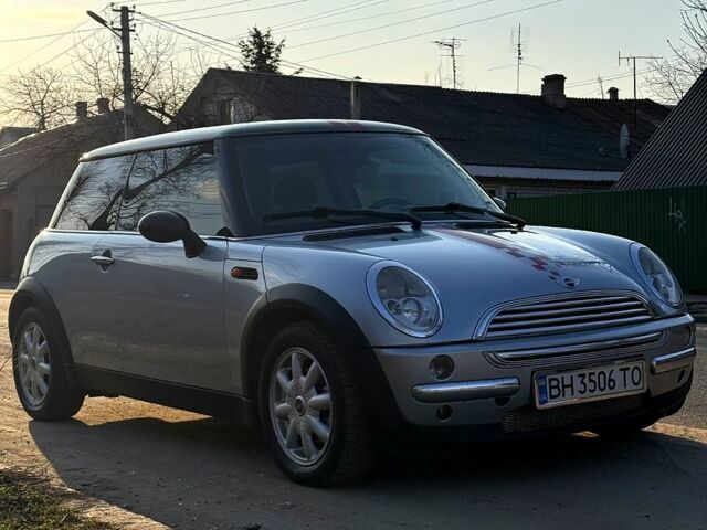 Серый Мини Hatch, объемом двигателя 1.6 л и пробегом 228 тыс. км за 4200 $, фото 1 на Automoto.ua