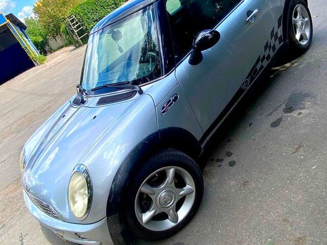 Серый Мини Hatch, объемом двигателя 1.6 л и пробегом 166 тыс. км за 4800 $, фото 1 на Automoto.ua