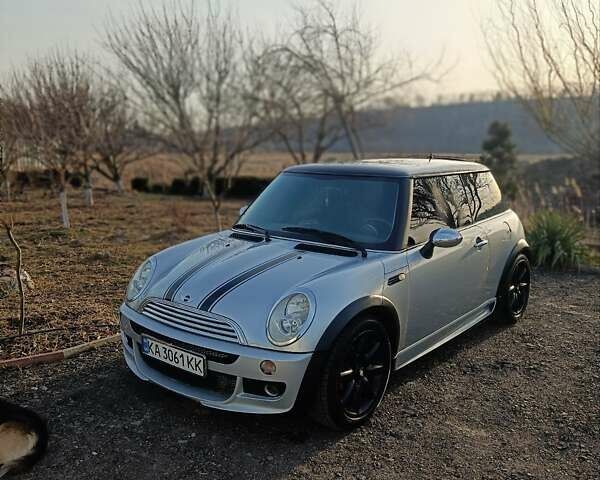 Сірий Міні Hatch, об'ємом двигуна 1.6 л та пробігом 120 тис. км за 5800 $, фото 1 на Automoto.ua