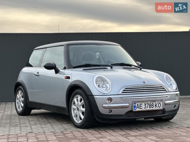 Серый Мини Hatch, объемом двигателя 1.6 л и пробегом 213 тыс. км за 4500 $, фото 1 на Automoto.ua