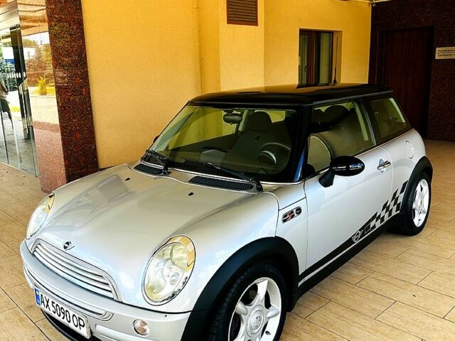 Сірий Міні Hatch, об'ємом двигуна 1.6 л та пробігом 167 тис. км за 4500 $, фото 1 на Automoto.ua