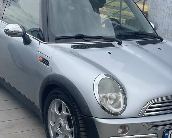 Серый Мини Hatch, объемом двигателя 1.6 л и пробегом 144 тыс. км за 5600 $, фото 1 на Automoto.ua