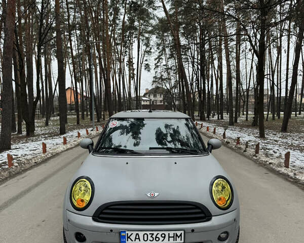 Серый Мини Hatch, объемом двигателя 1.4 л и пробегом 108 тыс. км за 7000 $, фото 1 на Automoto.ua
