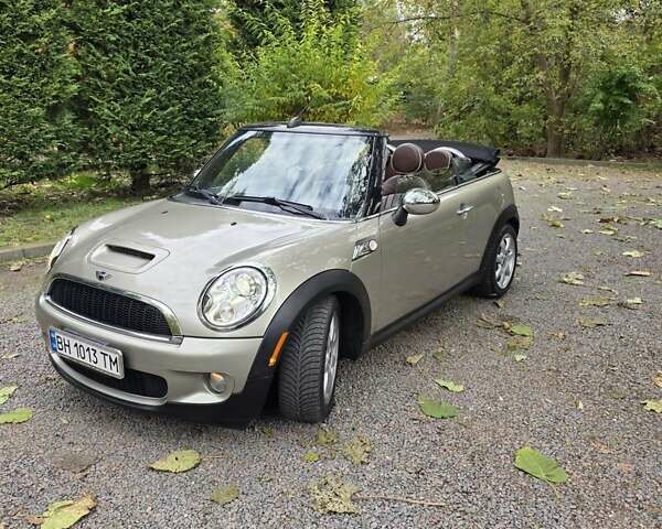 Сірий Міні Hatch, об'ємом двигуна 1.6 л та пробігом 180 тис. км за 6800 $, фото 1 на Automoto.ua