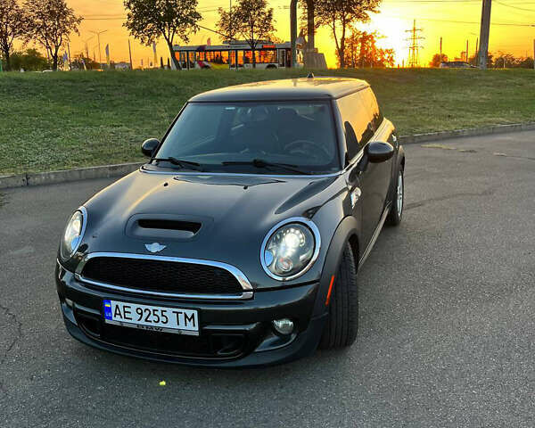 Серый Мини Hatch, объемом двигателя 1.6 л и пробегом 137 тыс. км за 8700 $, фото 1 на Automoto.ua