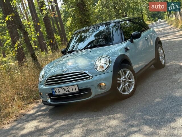 Сірий Міні Hatch, об'ємом двигуна 1.6 л та пробігом 60 тис. км за 10999 $, фото 1 на Automoto.ua