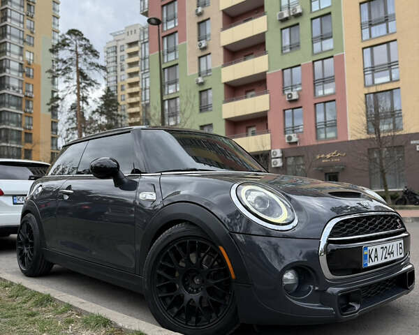 Серый Мини Hatch, объемом двигателя 2 л и пробегом 121 тыс. км за 13000 $, фото 1 на Automoto.ua