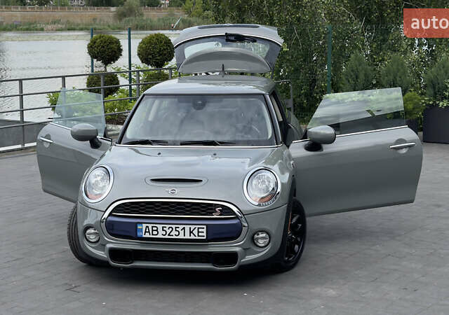 Серый Мини Hatch, объемом двигателя 2 л и пробегом 43 тыс. км за 19000 $, фото 1 на Automoto.ua