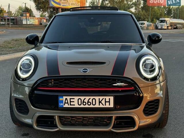 Серый Мини Hatch, объемом двигателя 2 л и пробегом 69 тыс. км за 32999 $, фото 1 на Automoto.ua