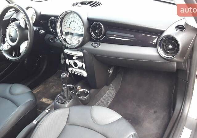 Серый Мини Hatch, объемом двигателя 1.6 л и пробегом 220 тыс. км за 7600 $, фото 1 на Automoto.ua