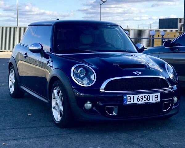 Синий Мини Hatch, объемом двигателя 1.6 л и пробегом 147 тыс. км за 9000 $, фото 1 на Automoto.ua
