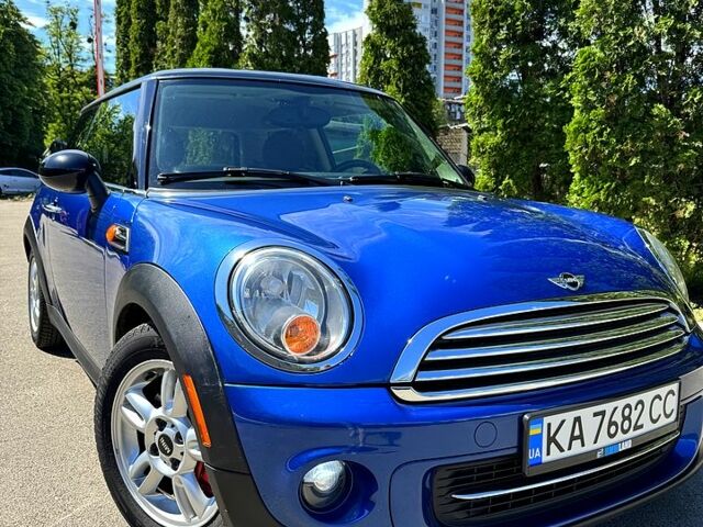 Синий Мини Hatch, объемом двигателя 1.6 л и пробегом 156 тыс. км за 8000 $, фото 1 на Automoto.ua