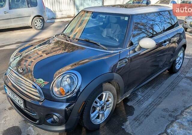 Синий Мини Hatch, объемом двигателя 1.6 л и пробегом 133 тыс. км за 9300 $, фото 1 на Automoto.ua