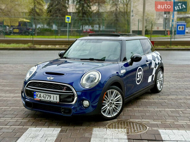 Синий Мини Hatch, объемом двигателя 2 л и пробегом 218 тыс. км за 9900 $, фото 1 на Automoto.ua