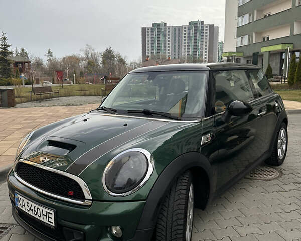 Зеленый Мини Hatch, объемом двигателя 1.6 л и пробегом 189 тыс. км за 8500 $, фото 1 на Automoto.ua