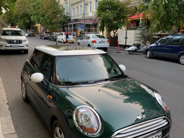 Зелений Міні Hatch, об'ємом двигуна 1.5 л та пробігом 107 тис. км за 11000 $, фото 1 на Automoto.ua