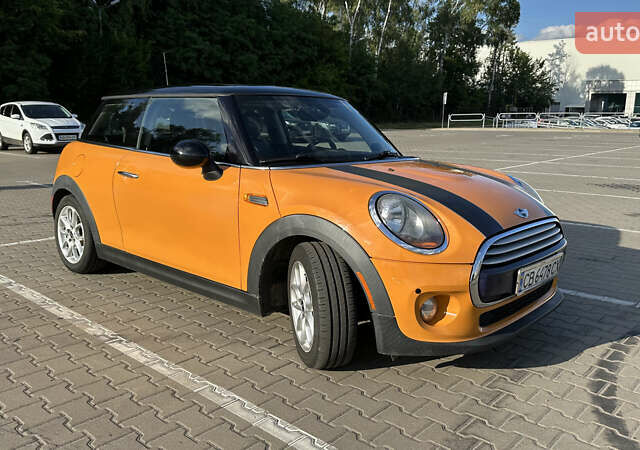 Оранжевый Мини Hatch, объемом двигателя 1.5 л и пробегом 156 тыс. км за 12700 $, фото 1 на Automoto.ua