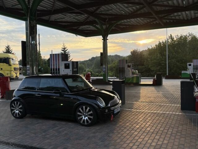Чорний Міні One, об'ємом двигуна 1.6 л та пробігом 251 тис. км за 3290 $, фото 1 на Automoto.ua