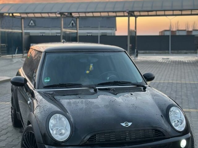 Чорний Міні One, об'ємом двигуна 1.6 л та пробігом 230 тис. км за 3200 $, фото 1 на Automoto.ua