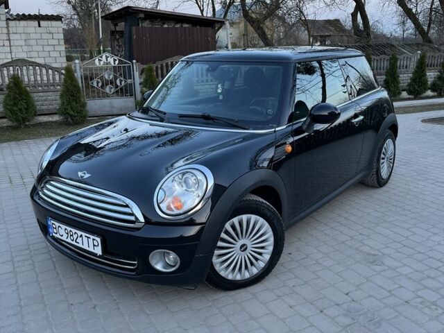 Черный Мини Ван, объемом двигателя 1.4 л и пробегом 162 тыс. км за 6600 $, фото 1 на Automoto.ua