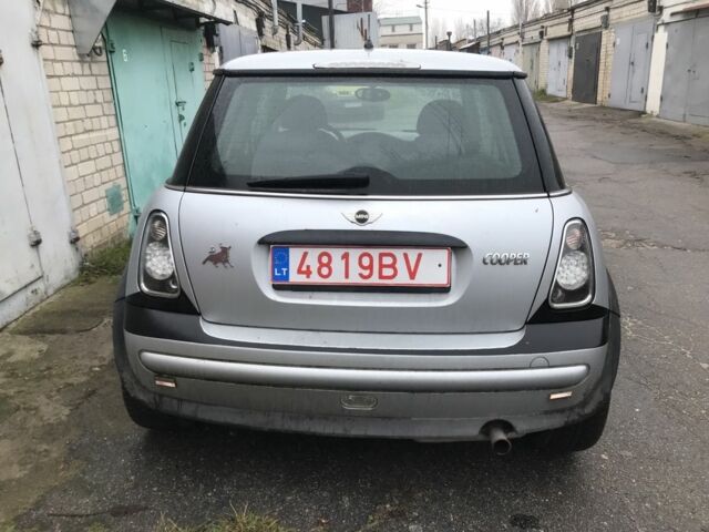 Серый Мини Ван, объемом двигателя 1.6 л и пробегом 237 тыс. км за 2350 $, фото 1 на Automoto.ua