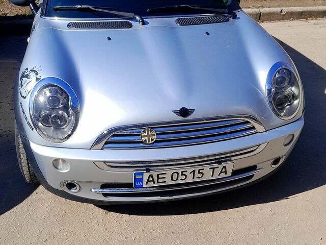 Серый Мини Ван, объемом двигателя 1.6 л и пробегом 225 тыс. км за 3750 $, фото 1 на Automoto.ua