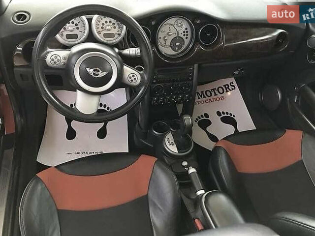 Оранжевый Мини Convertible, объемом двигателя 1.6 л и пробегом 160 тыс. км за 5400 $, фото 1 на Automoto.ua