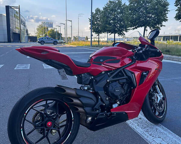 Красный МВ Агуста Ф3, объемом двигателя 0.68 л и пробегом 5 тыс. км за 12000 $, фото 1 на Automoto.ua