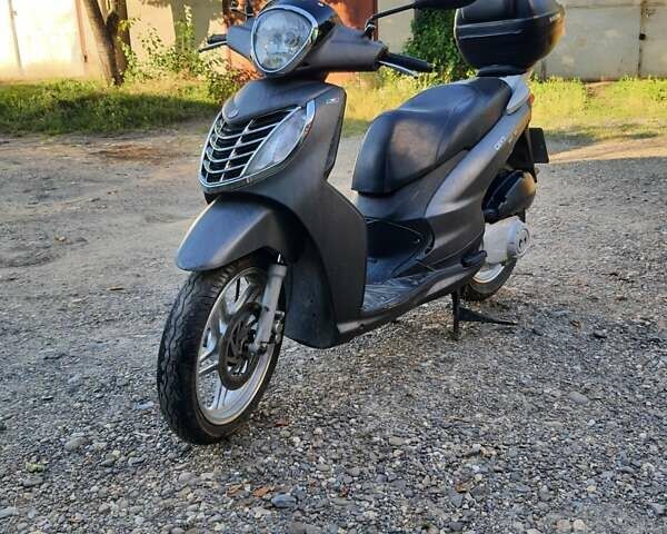 Серый Малагути Центро, объемом двигателя 0.16 л и пробегом 36 тыс. км за 1100 $, фото 1 на Automoto.ua