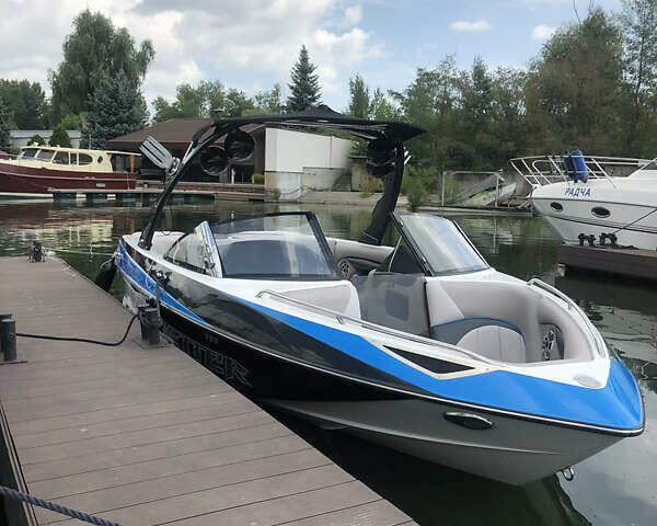 Синий Малибу Wakesetter, объемом двигателя 0 л и пробегом 900 тыс. км за 32000 $, фото 1 на Automoto.ua