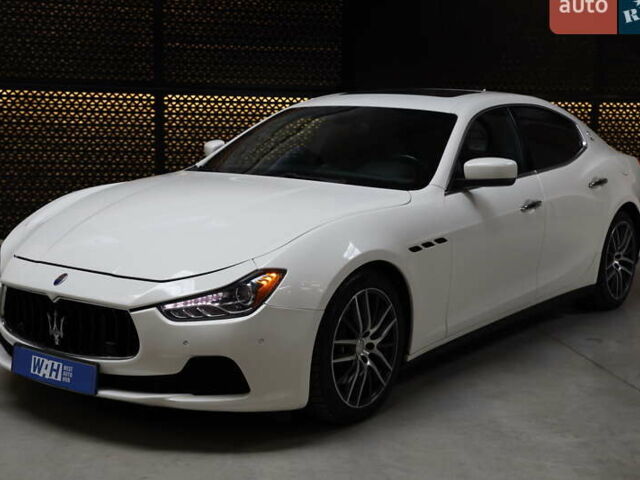 Білий Мазераті Ghibli, об'ємом двигуна 3 л та пробігом 75 тис. км за 21000 $, фото 1 на Automoto.ua