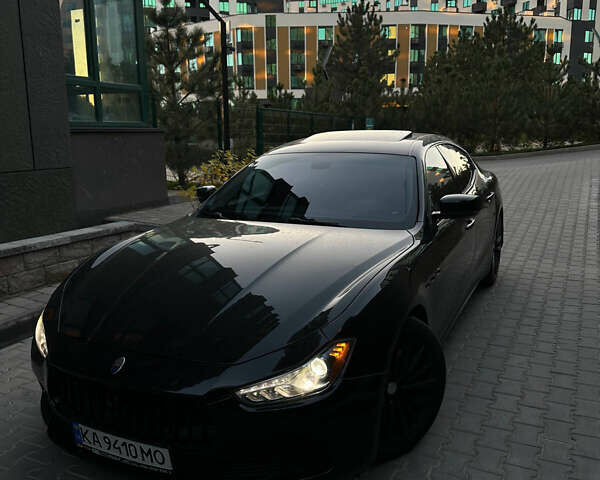 Черный Мазерати Гибли, объемом двигателя 2.98 л и пробегом 73 тыс. км за 13099 $, фото 1 на Automoto.ua