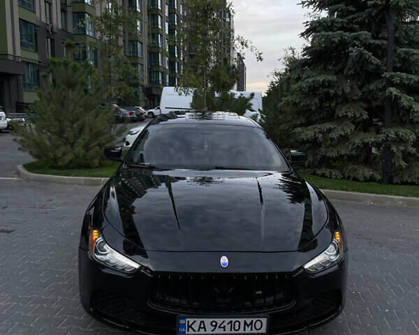 Черный Мазерати Гибли, объемом двигателя 2.98 л и пробегом 73 тыс. км за 15000 $, фото 1 на Automoto.ua
