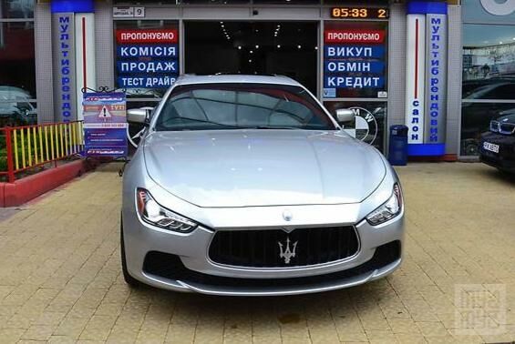 Сірий Мазераті Ghibli, об'ємом двигуна 3 л та пробігом 50 тис. км за 30900 $, фото 1 на Automoto.ua