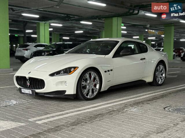 Білий Мазераті Granturismo, об'ємом двигуна 4.7 л та пробігом 12 тис. км за 58999 $, фото 1 на Automoto.ua