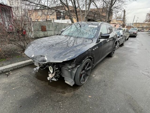 Черный Мазерати Леванте, объемом двигателя 3 л и пробегом 127 тыс. км за 21000 $, фото 1 на Automoto.ua