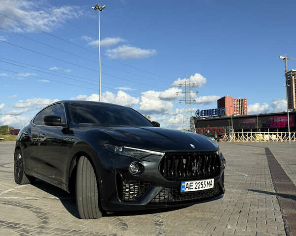 Черный Мазерати Леванте, объемом двигателя 2.98 л и пробегом 45 тыс. км за 65000 $, фото 1 на Automoto.ua