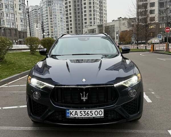 Синий Мазерати Леванте, объемом двигателя 3 л и пробегом 30 тыс. км за 59900 $, фото 1 на Automoto.ua