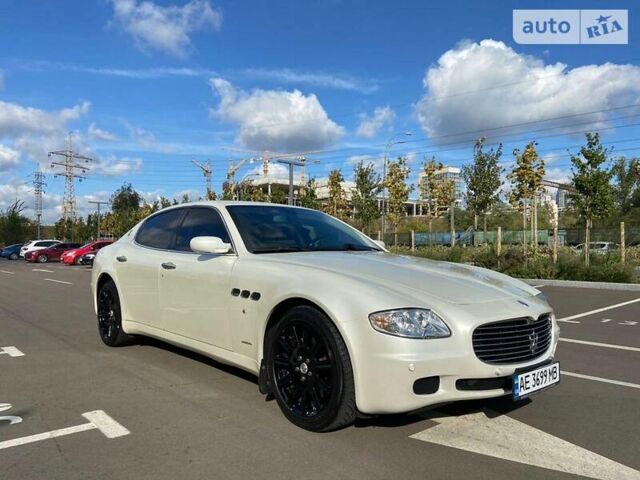 Білий Мазераті Quattroporte, об'ємом двигуна 4.2 л та пробігом 44 тис. км за 24500 $, фото 1 на Automoto.ua