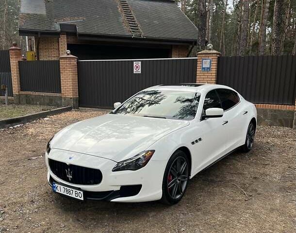 Белый Мазерати Кватропорте, объемом двигателя 2.98 л и пробегом 129 тыс. км за 38900 $, фото 1 на Automoto.ua