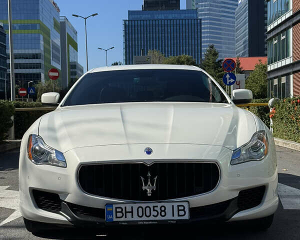Белый Мазерати Кватропорте, объемом двигателя 2.98 л и пробегом 117 тыс. км за 25000 $, фото 1 на Automoto.ua