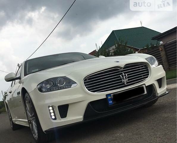 Білий Мазераті Quattroporte, об'ємом двигуна 4.7 л та пробігом 53 тис. км за 55000 $, фото 1 на Automoto.ua