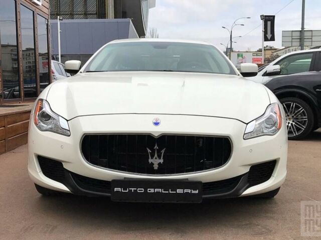 Білий Мазераті Quattroporte, об'ємом двигуна 3.8 л та пробігом 44 тис. км за 69990 $, фото 1 на Automoto.ua