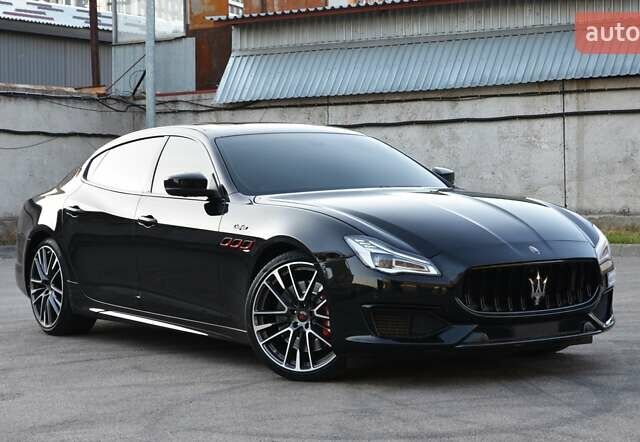 Чорний Мазераті Quattroporte, об'ємом двигуна 3.8 л та пробігом 94 тис. км за 28777 $, фото 1 на Automoto.ua